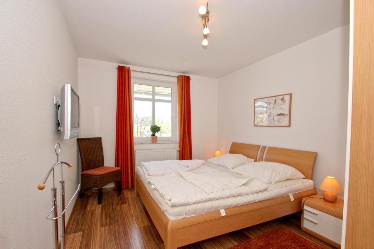 Hafennahe Ferienwohnung Mit Balkon Und Meerblick - Hafenhaeuser Wiek Wohnung 14 Wiek auf Ruegen Exterior photo
