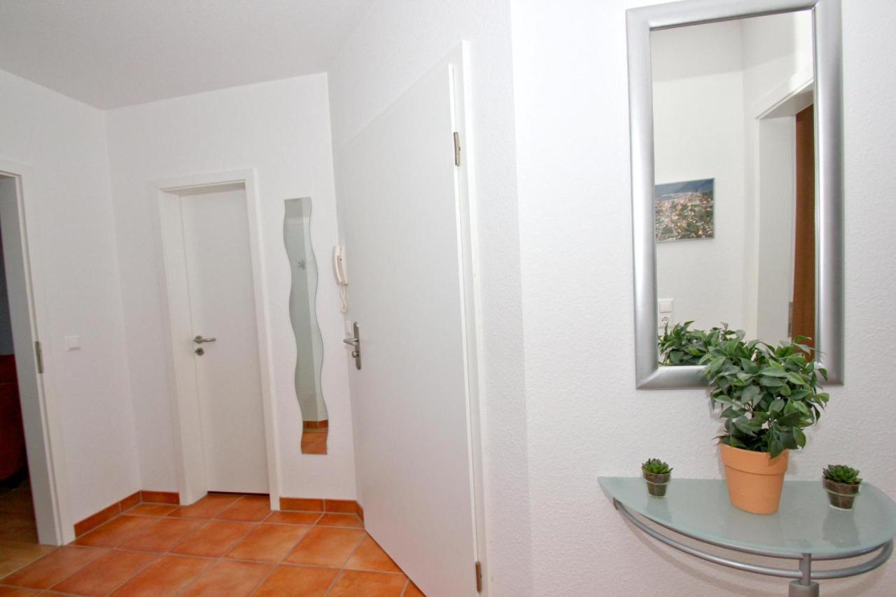 Hafennahe Ferienwohnung Mit Balkon Und Meerblick - Hafenhaeuser Wiek Wohnung 14 Wiek auf Ruegen Exterior photo